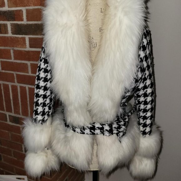 Coats Coats Coats - Picture 5 of 6